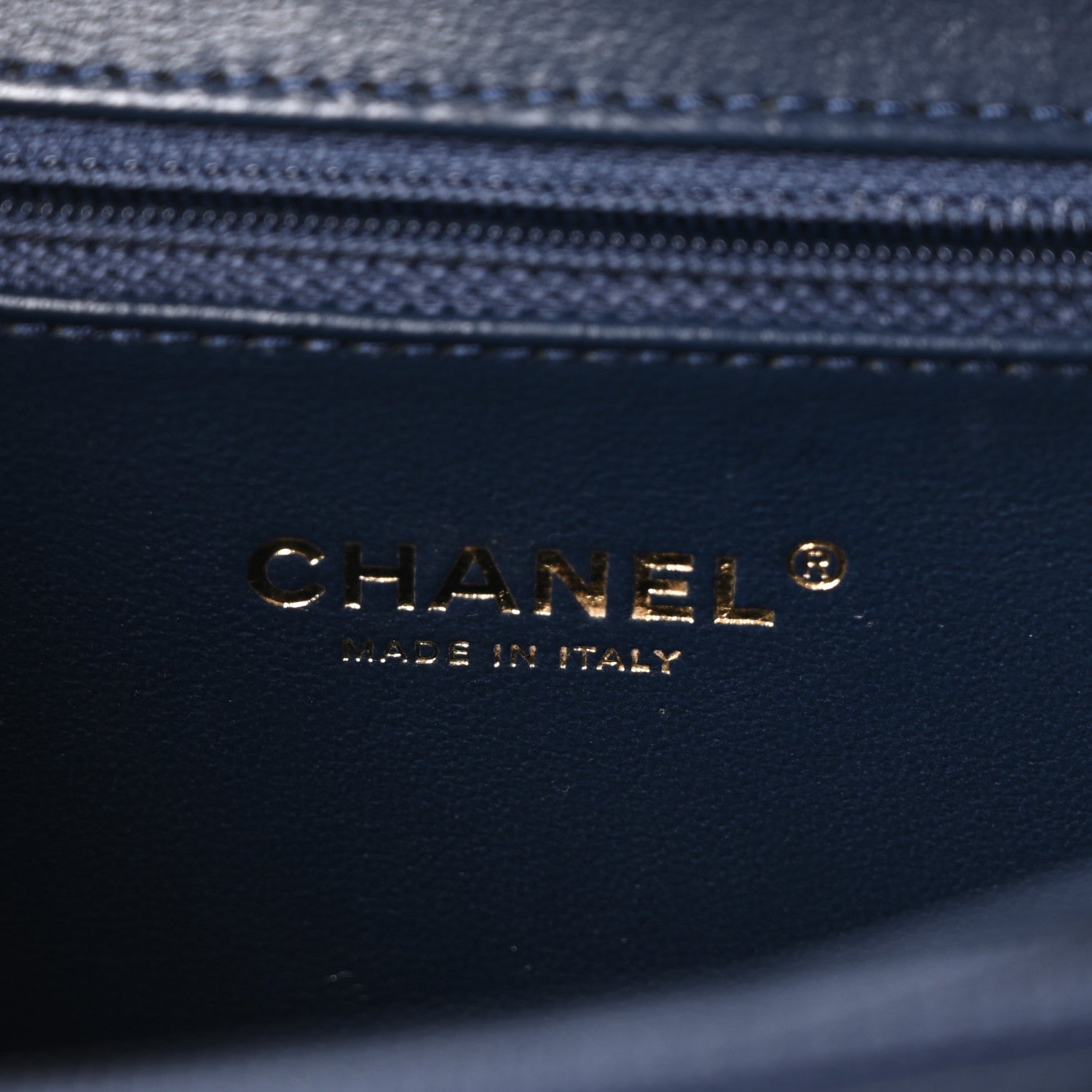 Caviar Quilted Medium CC Filigree Vanity Case Navy