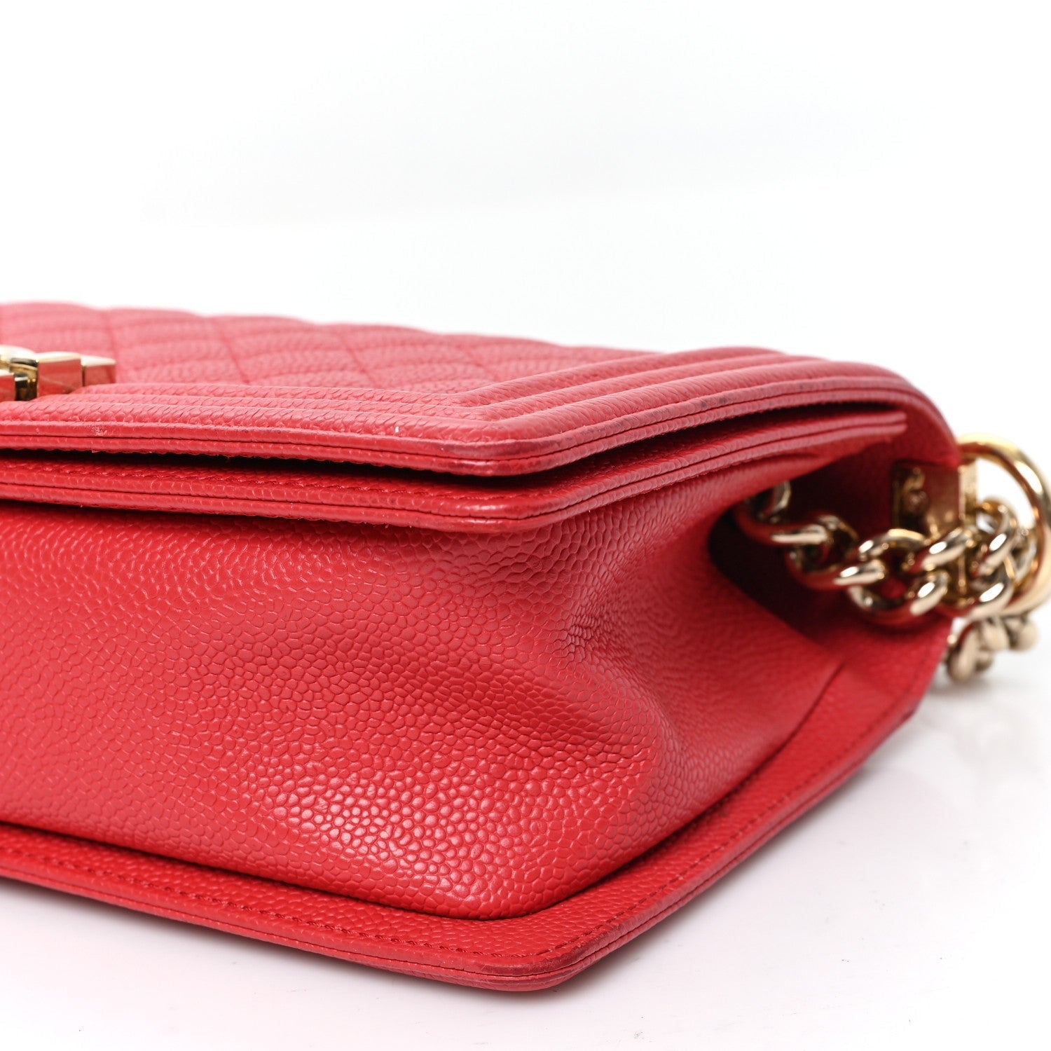 Caviar Quilted Medium Boy Flap Red
