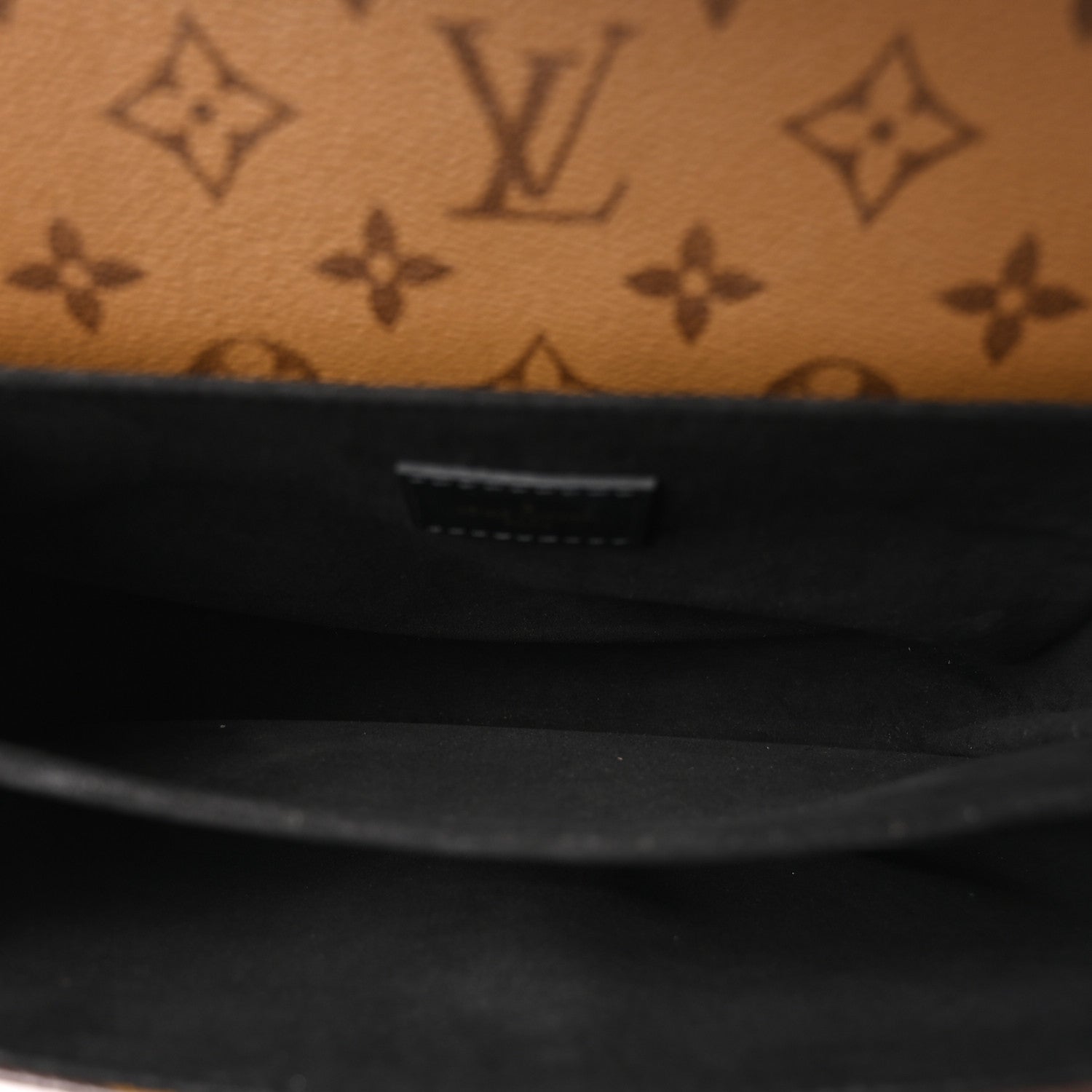 Reverse Monogram Pochette Metis