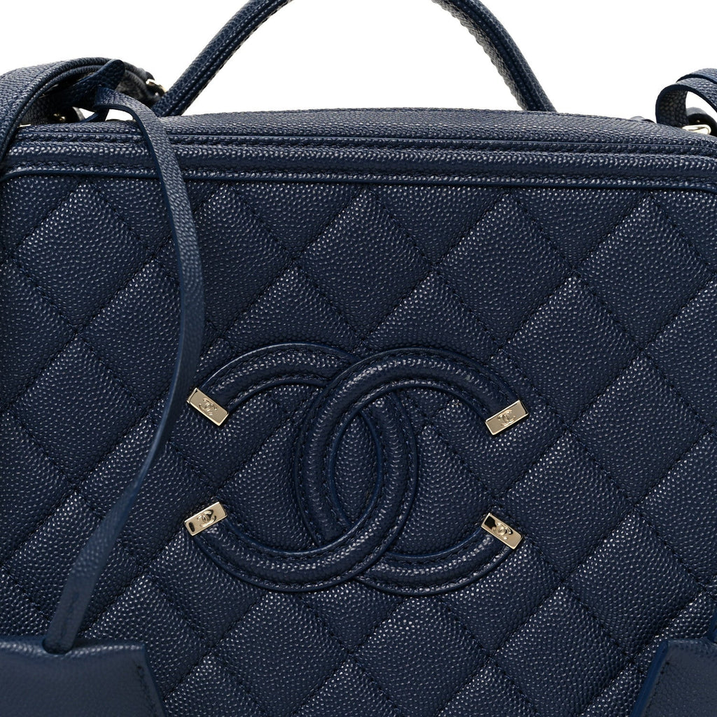 Caviar Quilted Medium CC Filigree Vanity Case Navy