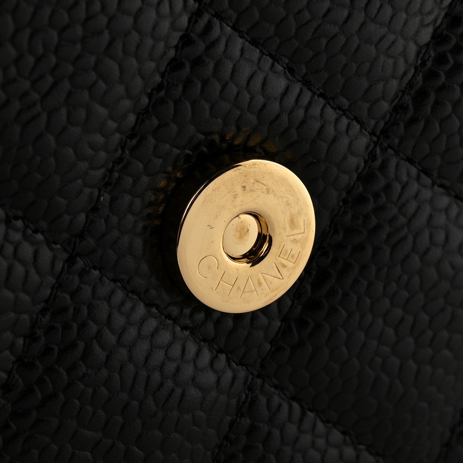 Caviar Quilted Wallet on Chain WOC Black