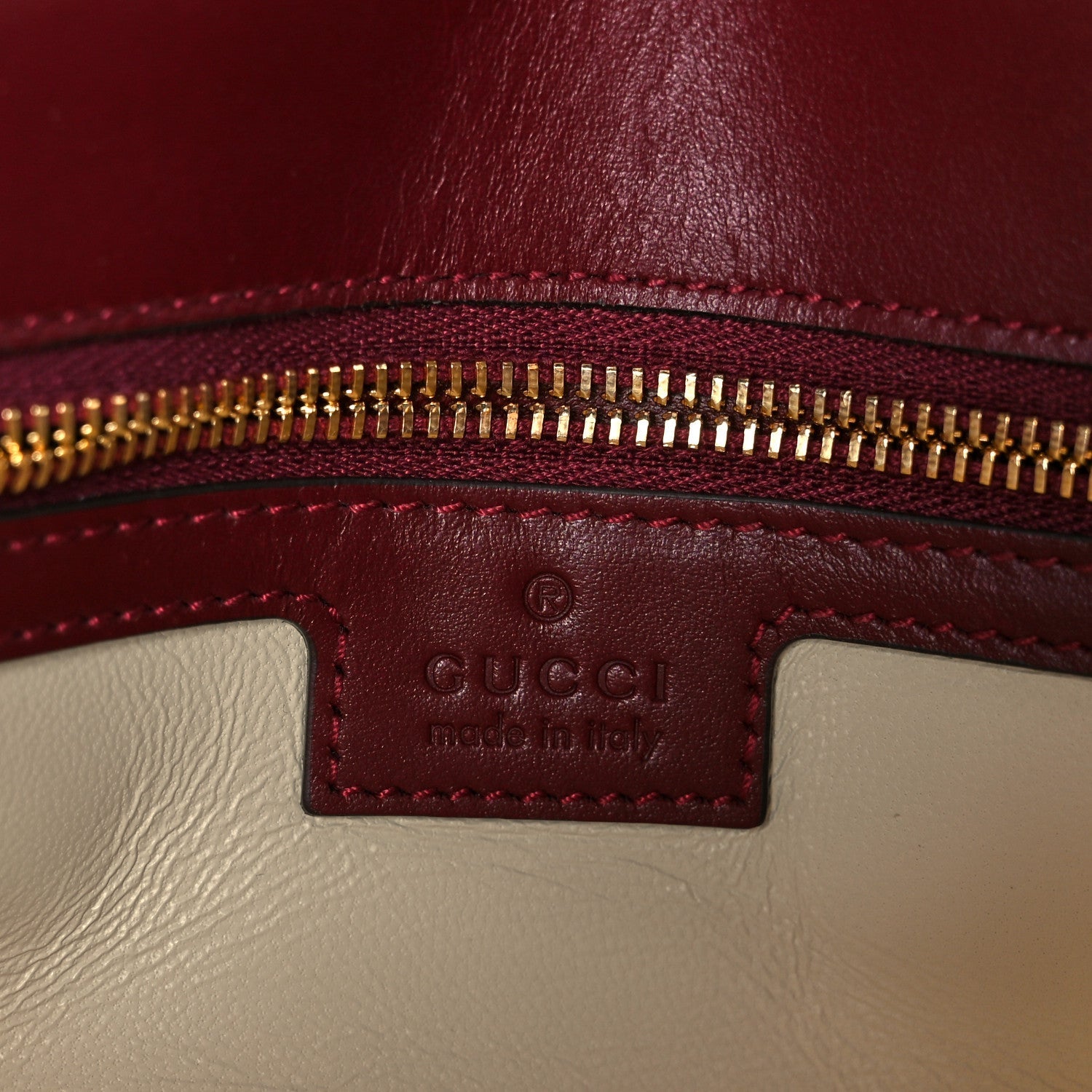 Calfskin Matelasse Small GG Marmont Shoulder Bag Rosso Ancora Red