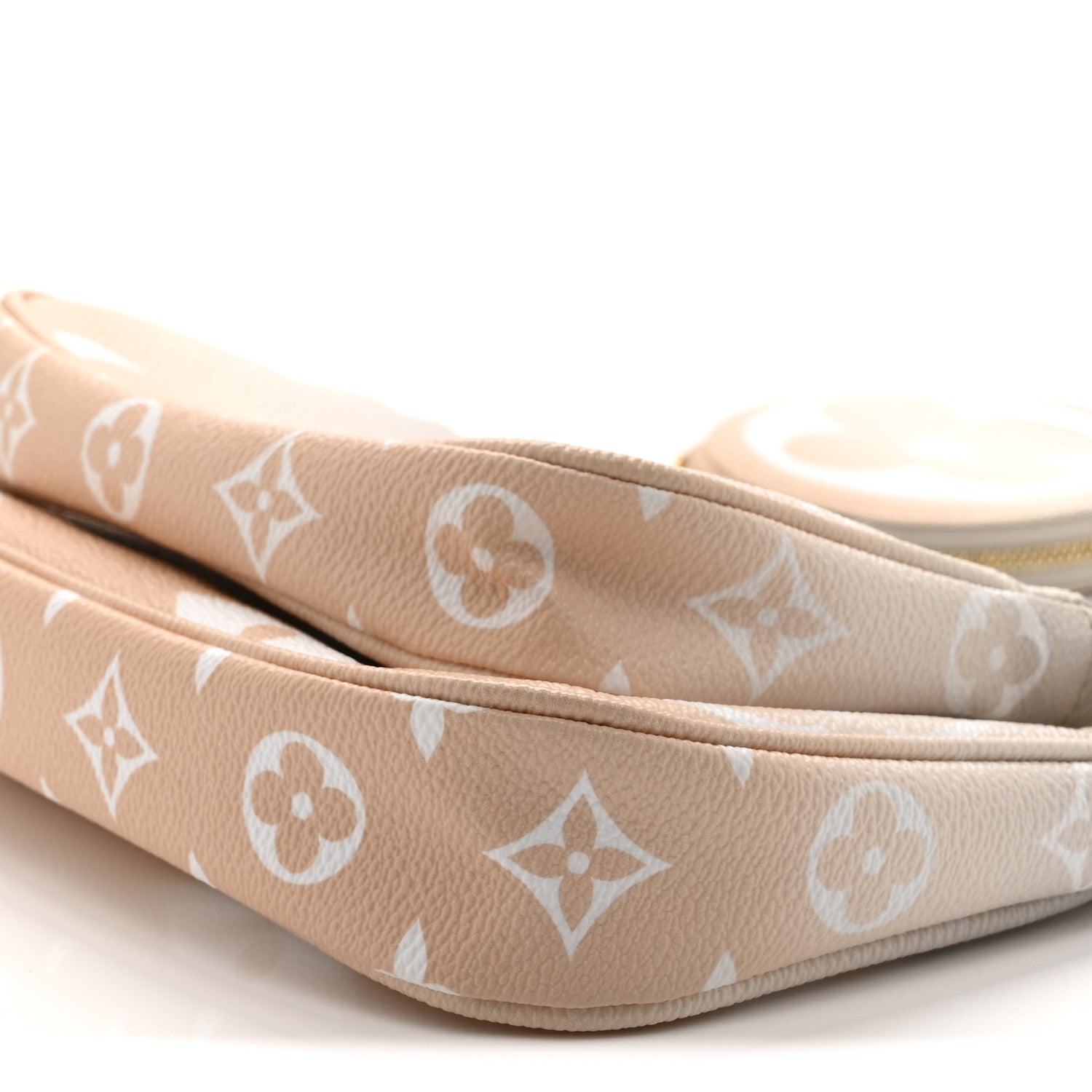 Monogram Giant By The Pool Multi Pochette Accessories Brume