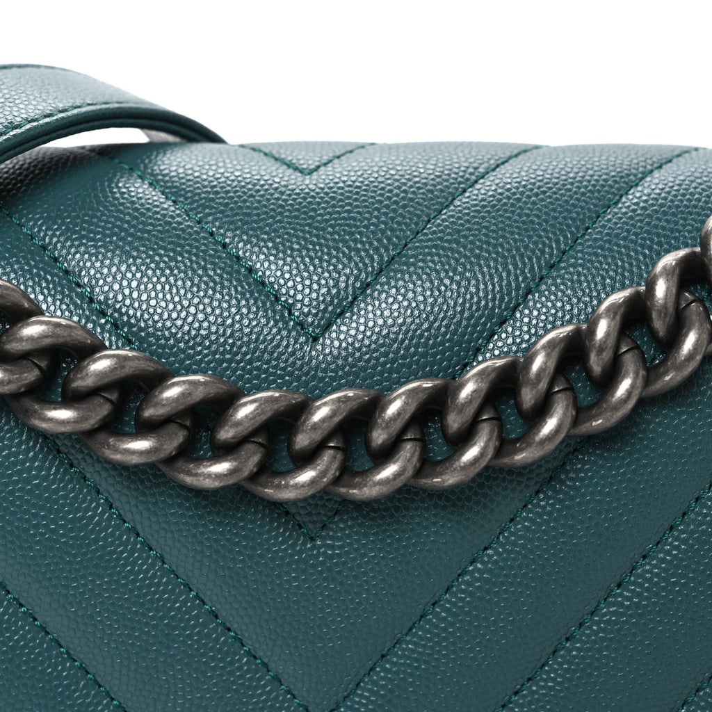 Caviar Chevron Quilted Medium Boy Flap Green
