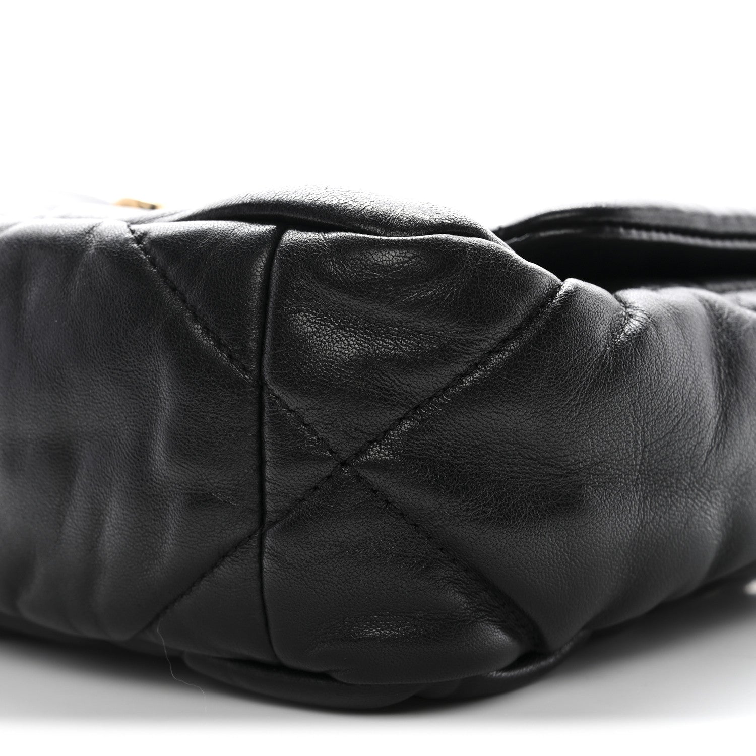 Lambskin Quilted Medium Chanel 19 Flap Black