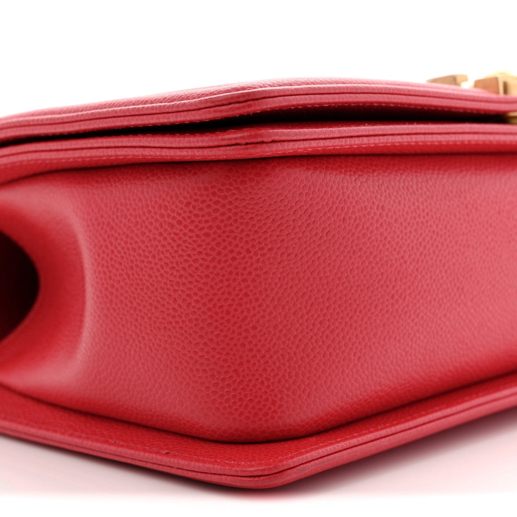 Caviar Quilted Medium Boy Flap Red