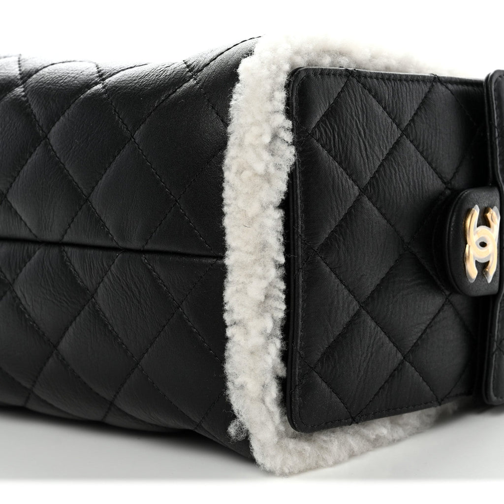 Crumpled Sheepskin Shearling Quilted Small Chanel 25 Handbag Black White