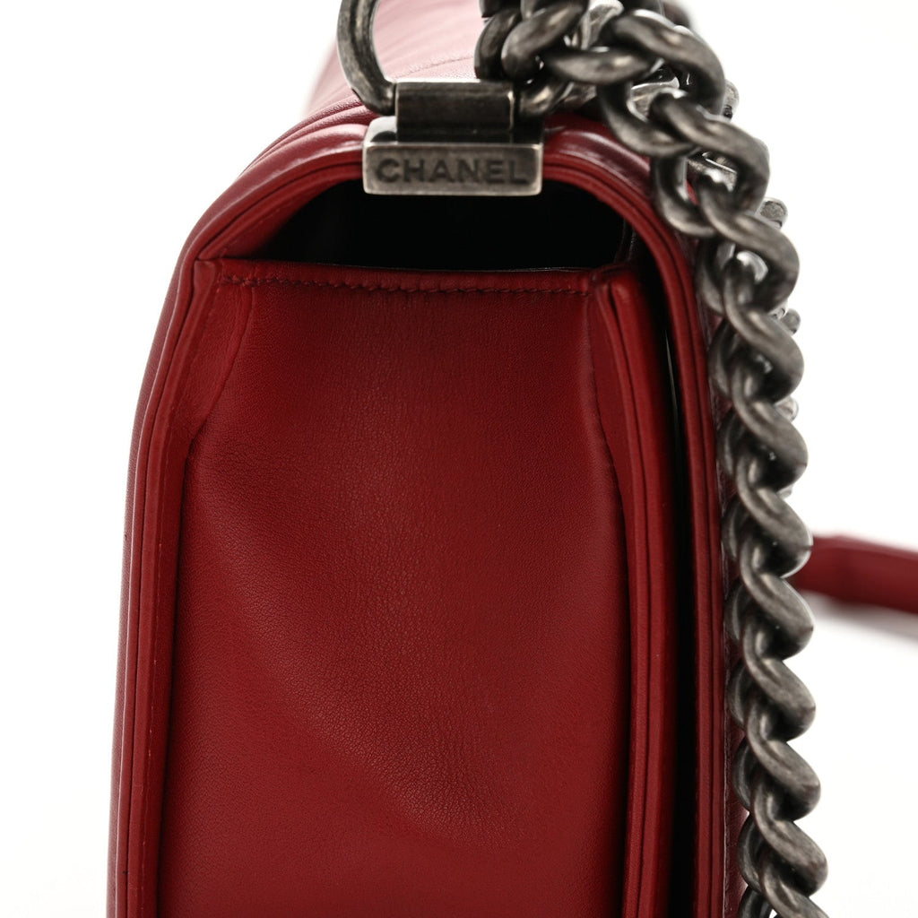 Lambskin Chevron Quilted Medium Boy Flap Red