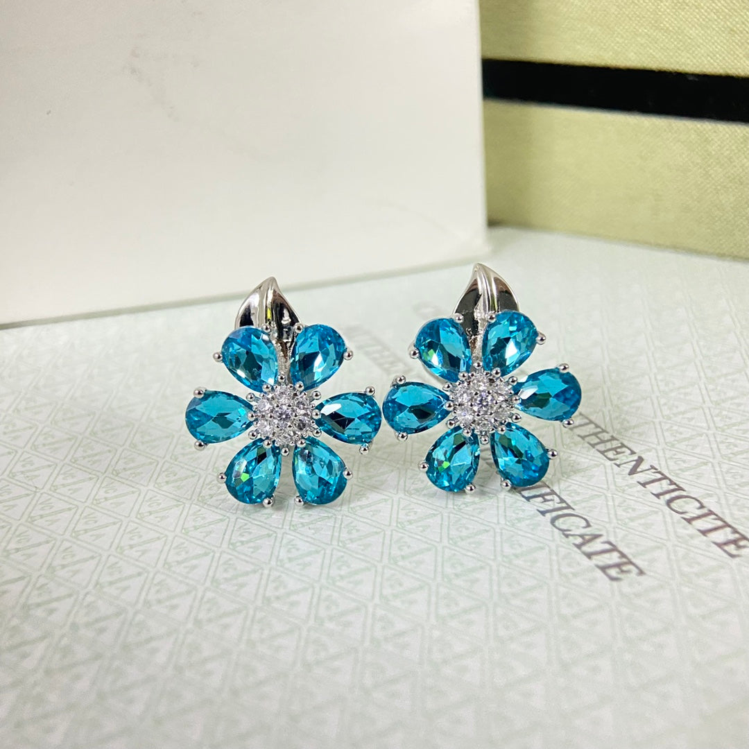 VCA Diamond Flower Earstud